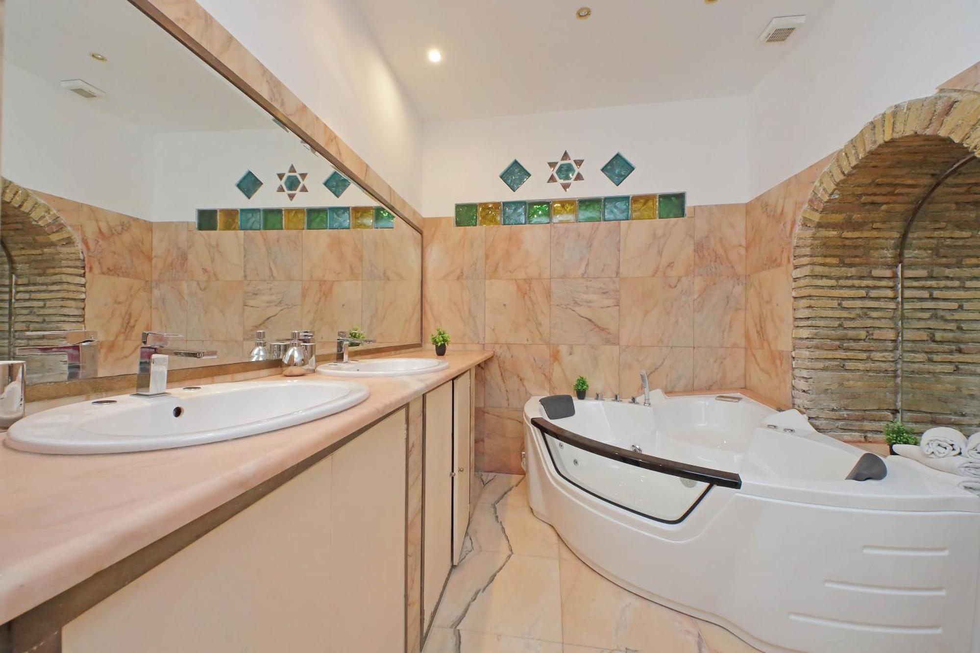 4bnb - Lungaretta Jacuzzi Apartment *